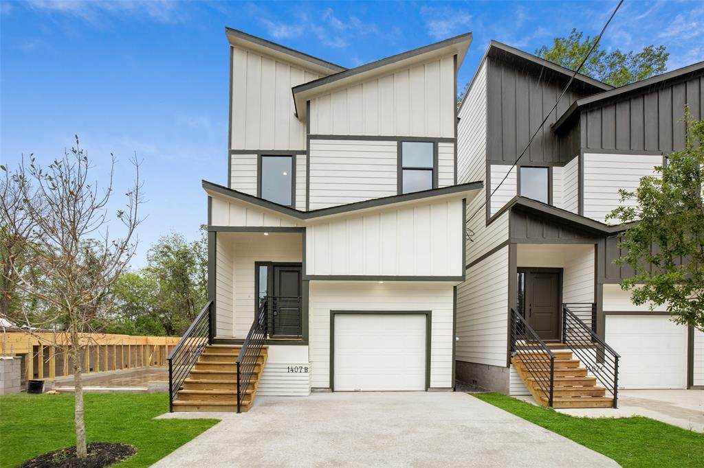 1407 33rd Street - Photo 1