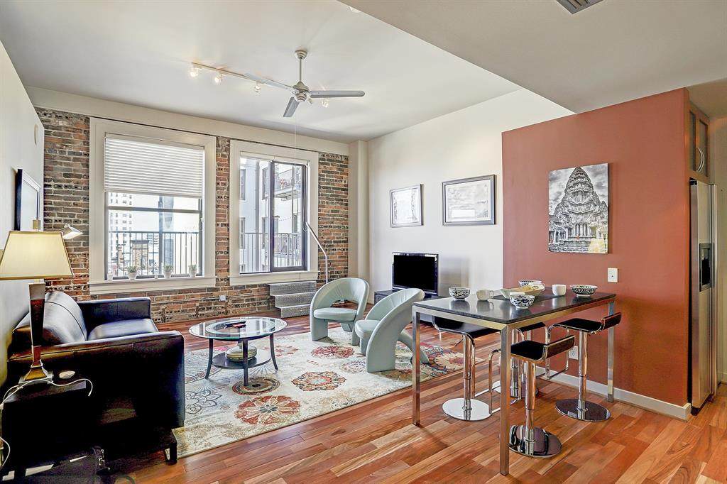 915 Franklin Street - Photo 1