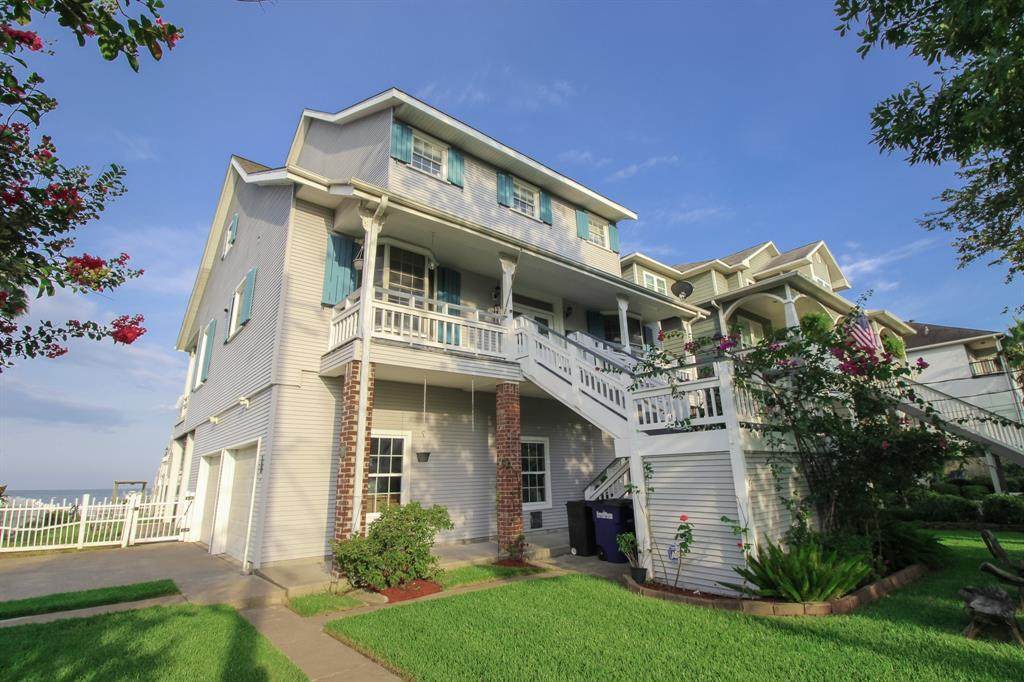 801 Bay Avenue - Photo 1