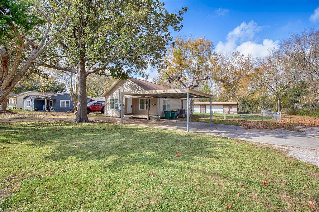 840 Ross Street - Photo 1