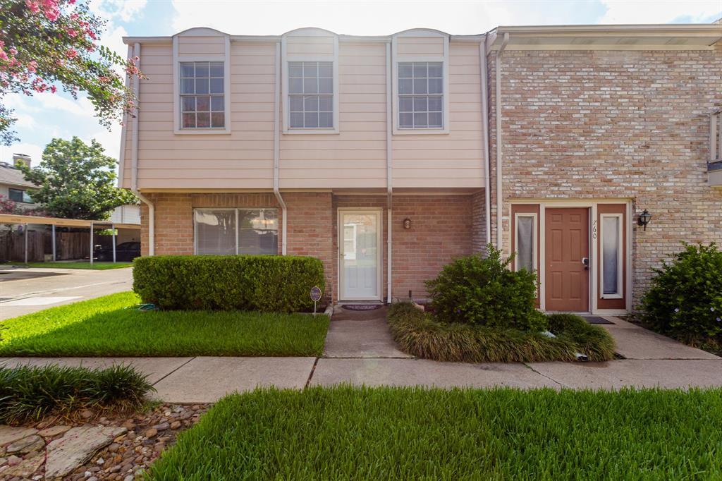 762 Thicket Lane - Photo 1