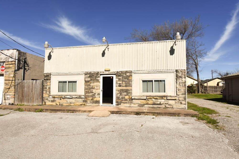 1613 1st Street - Photo 1