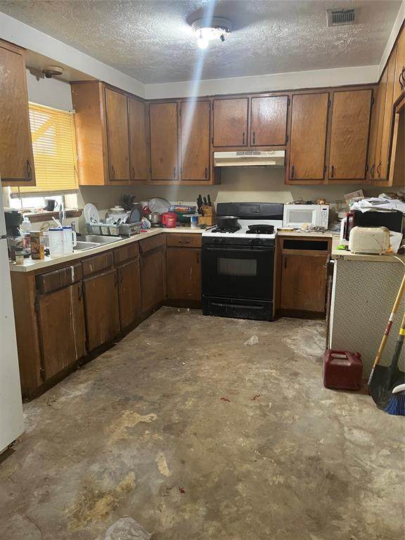 186 Main - Photo 1