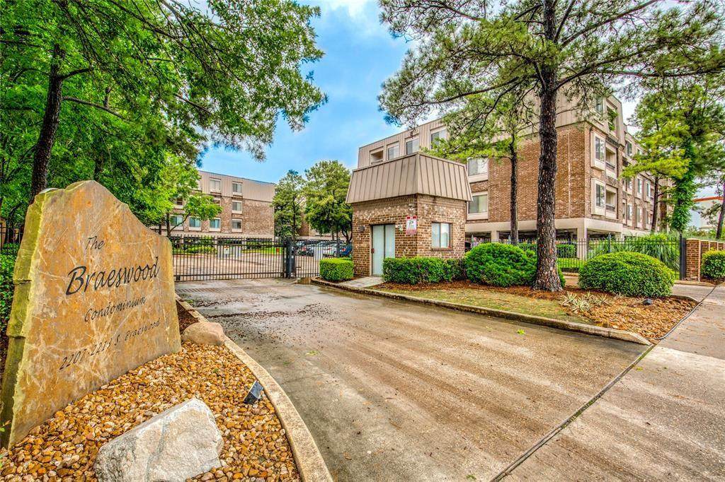 2209 S Braeswood Boulevard - Photo 1