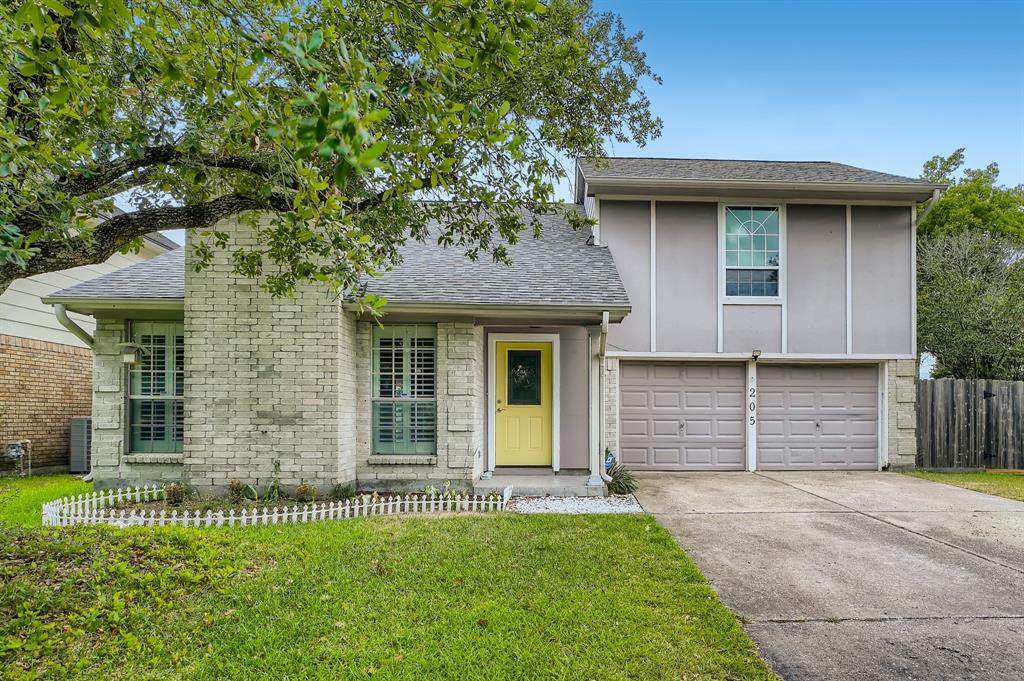 205 Oak Harbor Drive - Photo 1