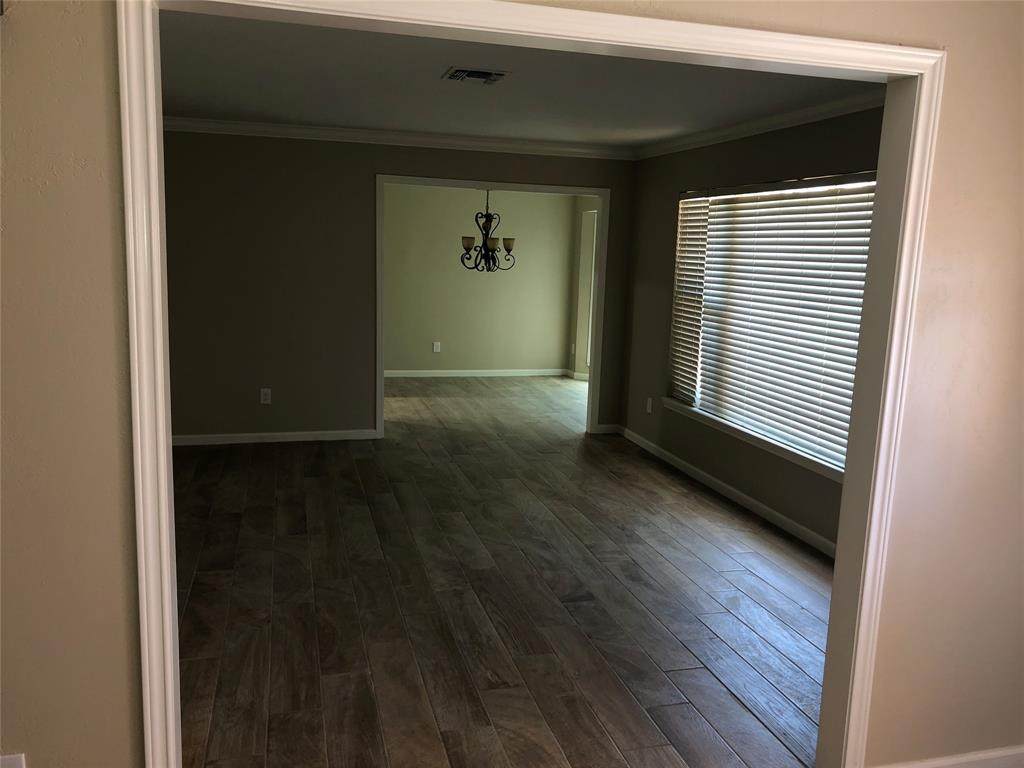 306 Sam Houston Parkway - Photo 1