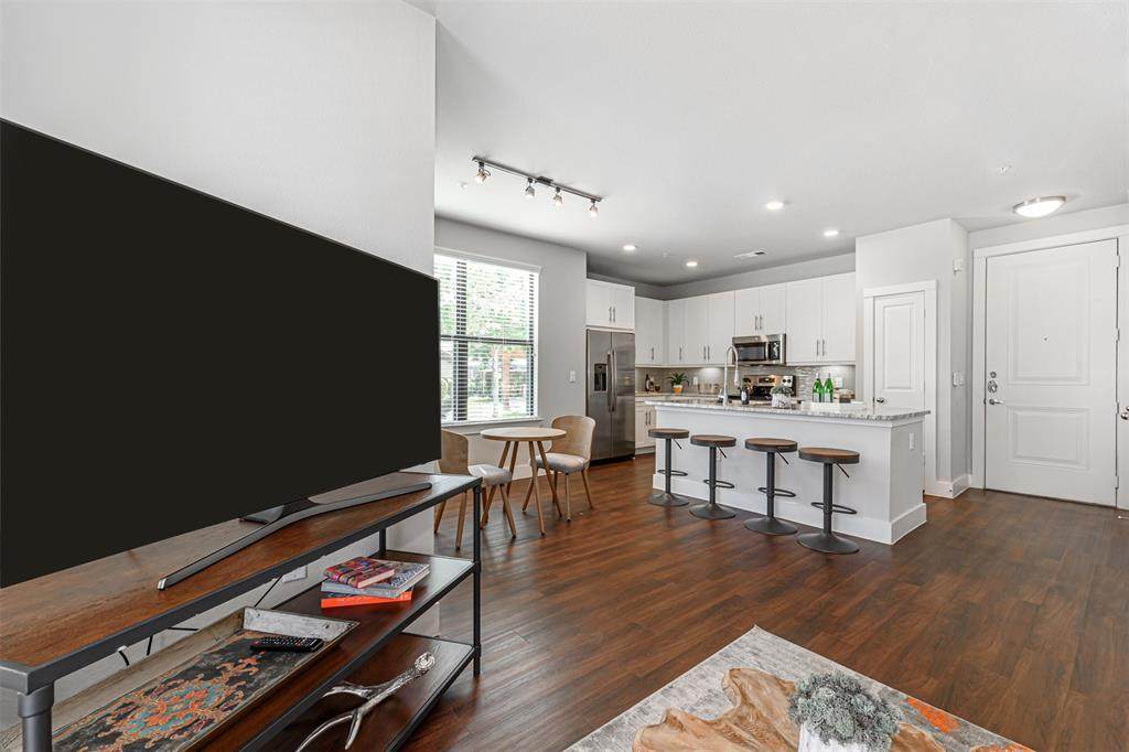 4711 Lj Parkway - Photo 1