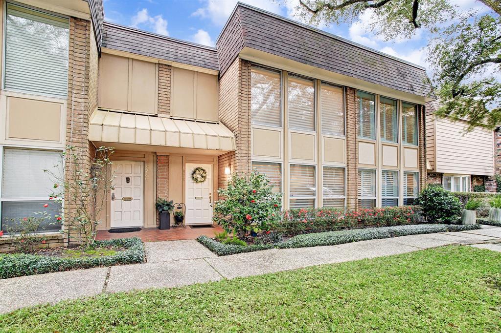 8978 Chatsworth Drive - Photo 1