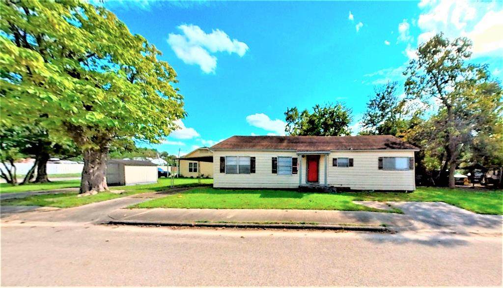820 Broadway Avenue - Photo 1