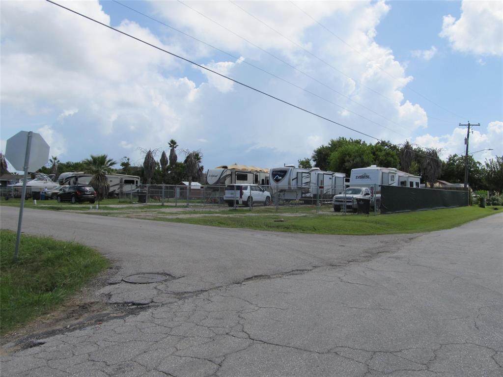 843 7th Street - Photo 1