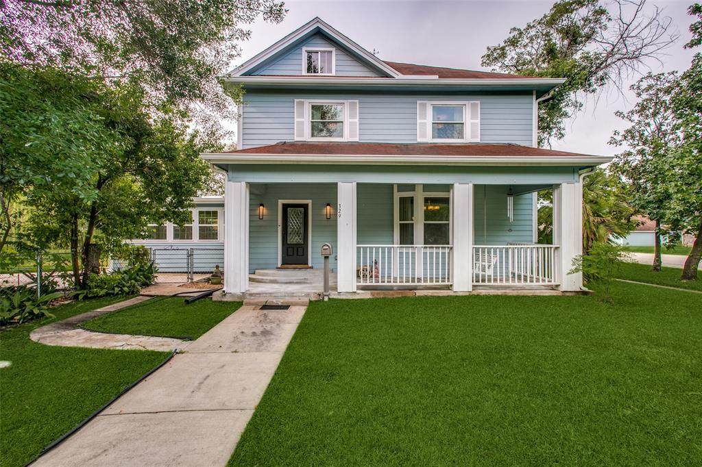 329 11th Avenue N - Photo 1