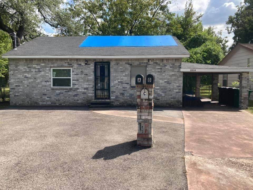2214 Melbourne Street - Photo 1