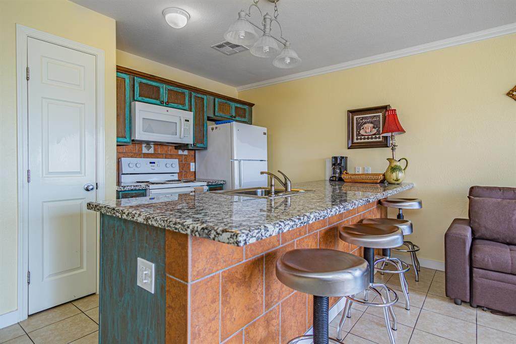 9520 Seawall Boulevard - Photo 1