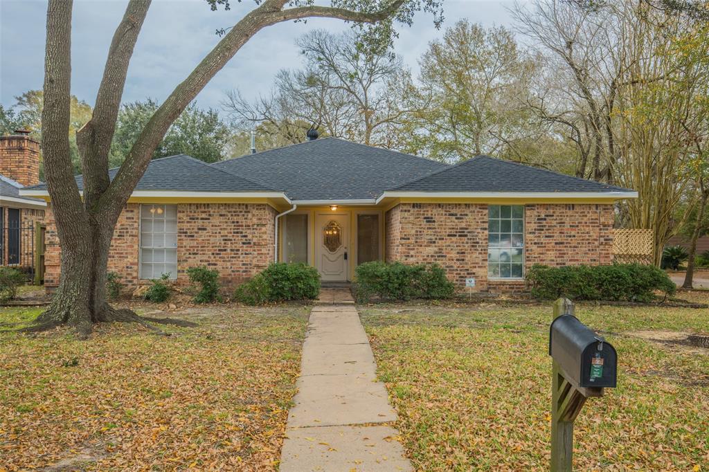 1802 Elmwood Court - Photo 1