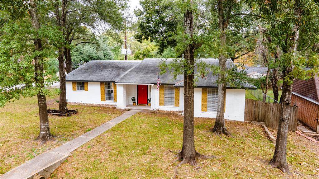 3322 Kentwood Drive - Photo 1