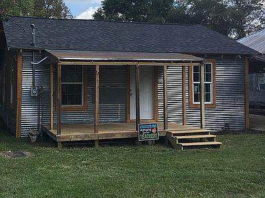 213 Clarence Street - Photo 1