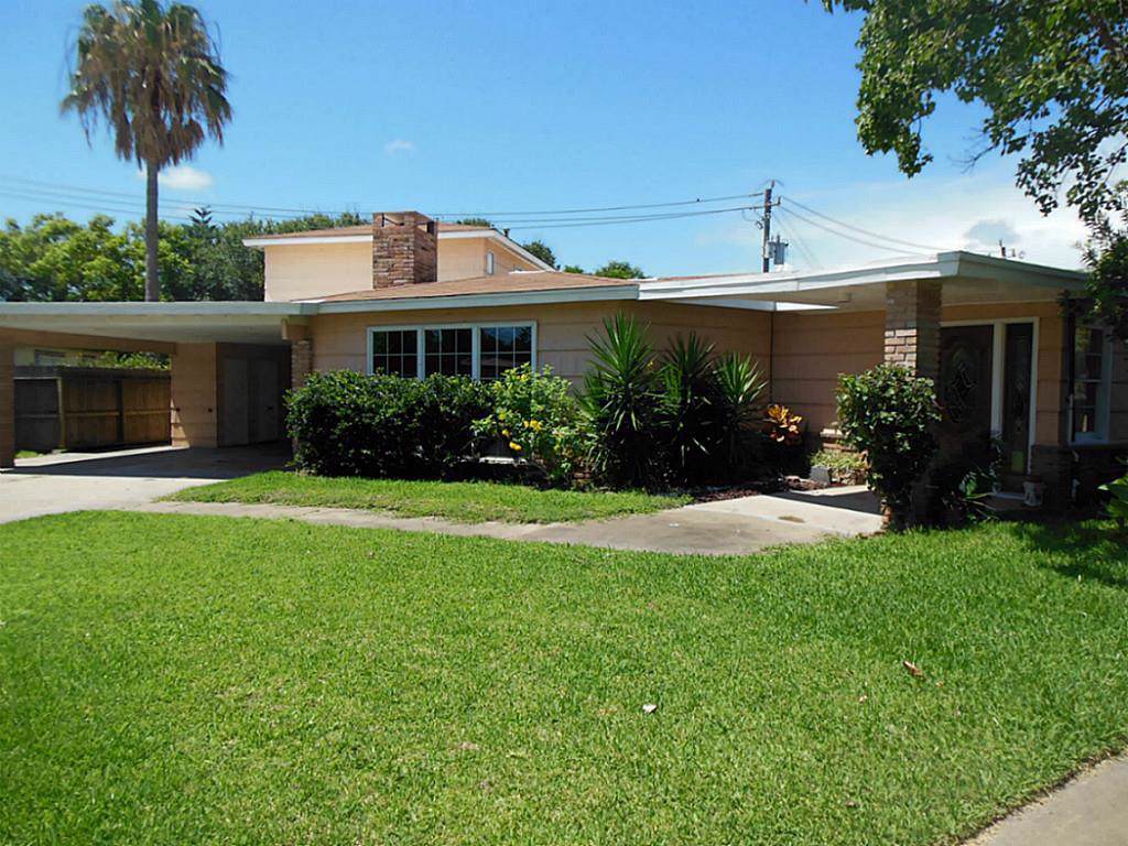 126 San Marino Drive - Photo 1