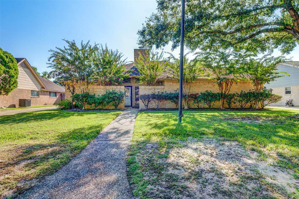 2910 Shadowdale Drive - Photo 1