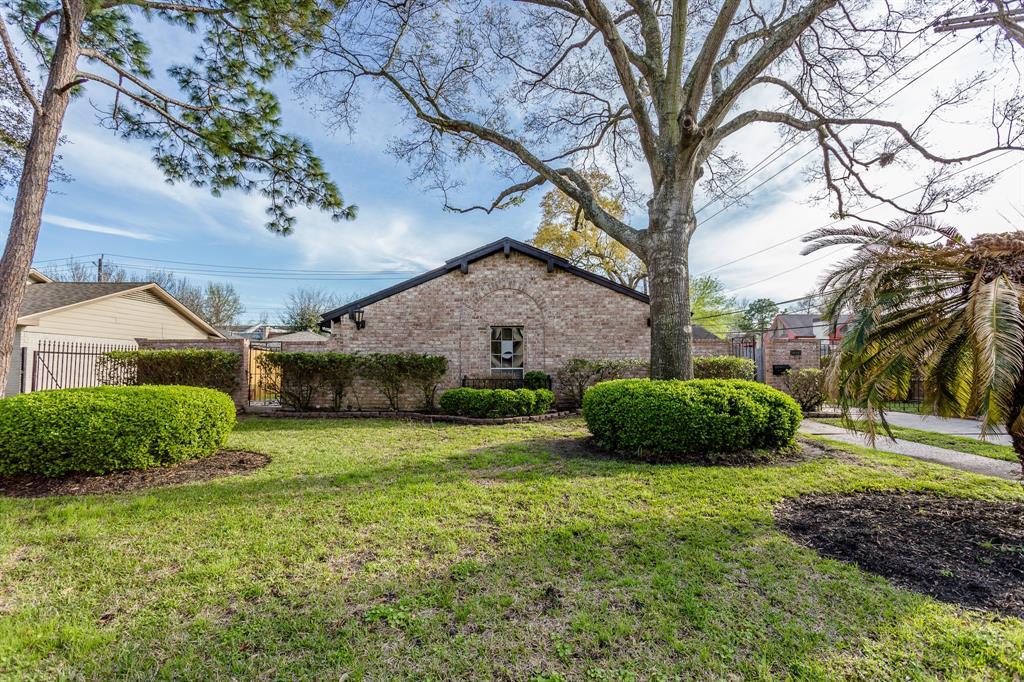 10807 Cedar Creek Drive - Photo 1