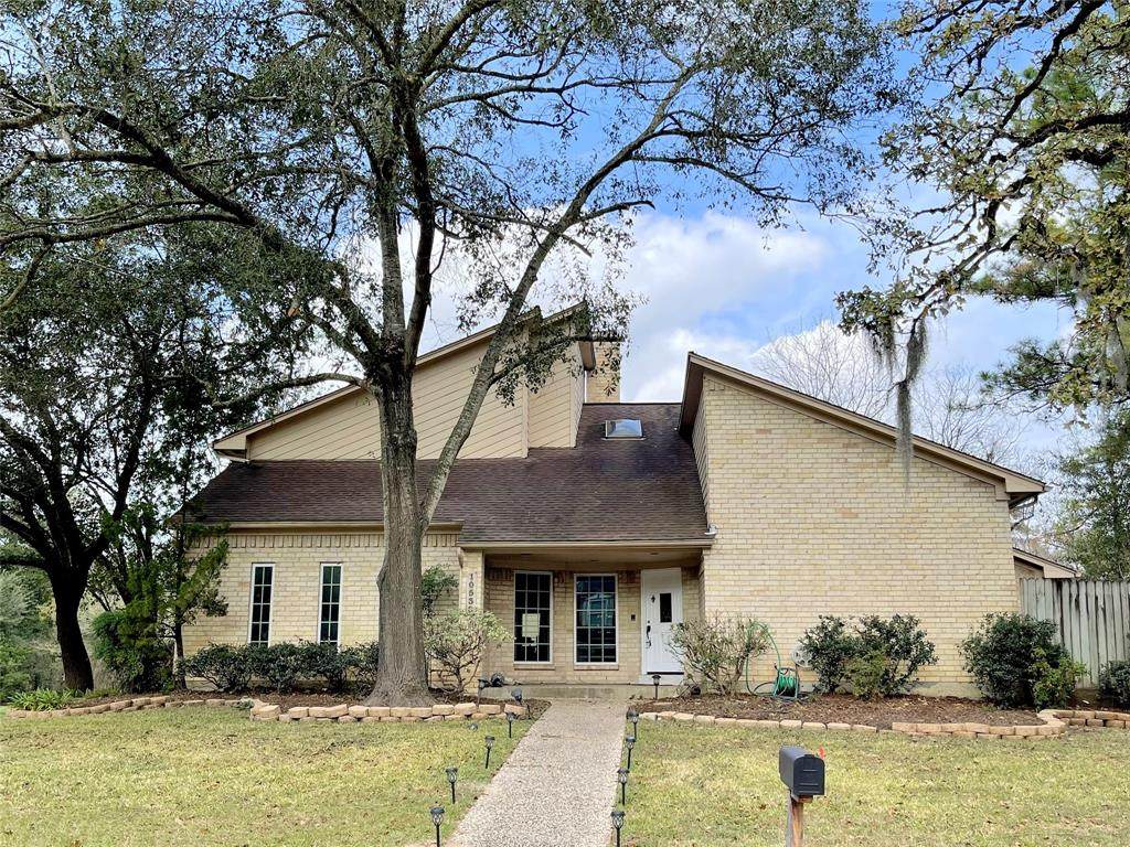 10538 Laneview Drive - Photo 1