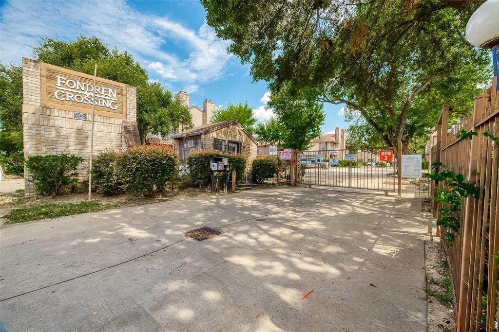 6633 Airport Boulevard - Photo 1