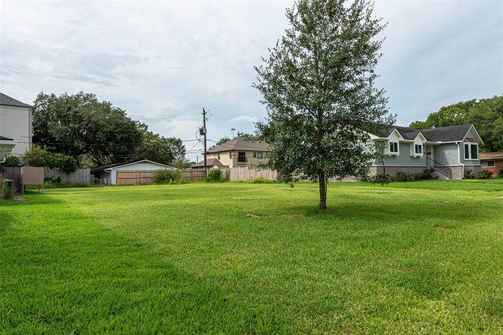4415 Meyerwood Drive - Photo 1