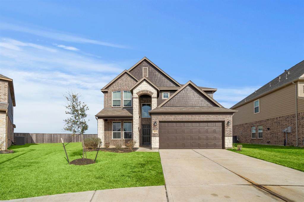 403 Vaulted Oak Street - Photo 1