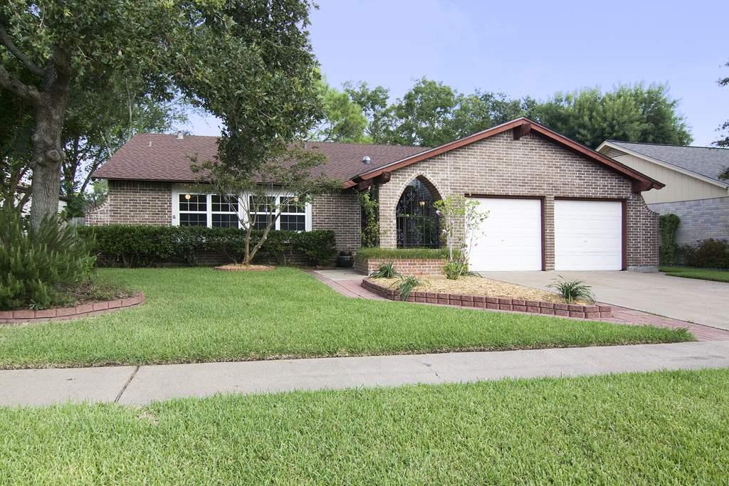 715 Voyager Drive - Photo 1