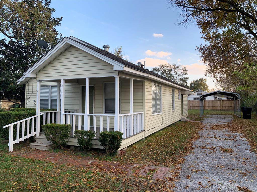 214 Palmyra Street - Photo 1