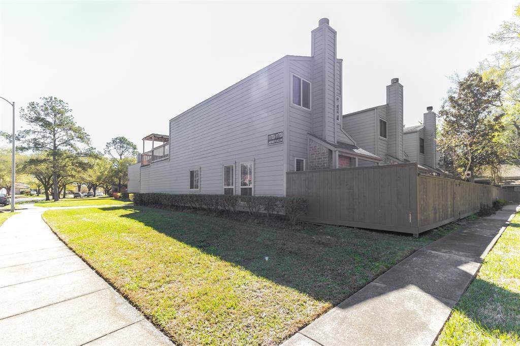 11709 Lakeside Place Drive - Photo 1