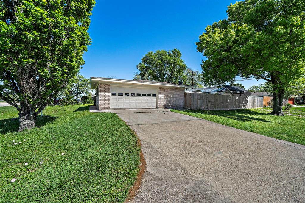 1033 25th Avenue - Photo 1