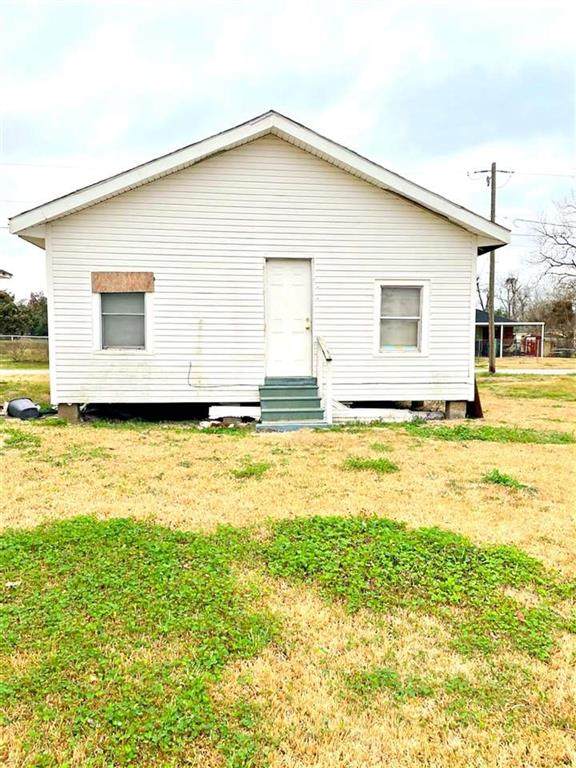 885 Powell - Photo 1