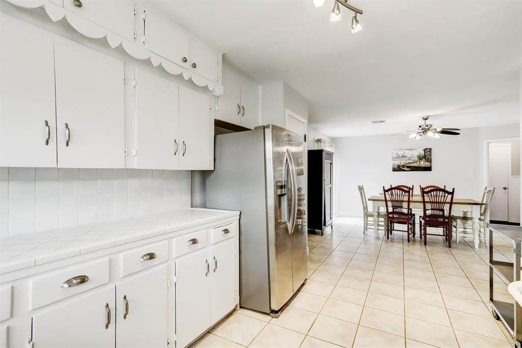 1914 Viking Drive - Photo 1