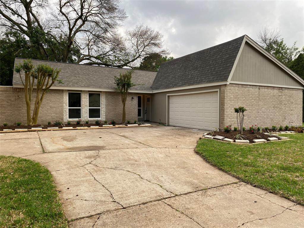 3915 Saratoga Drive - Photo 1