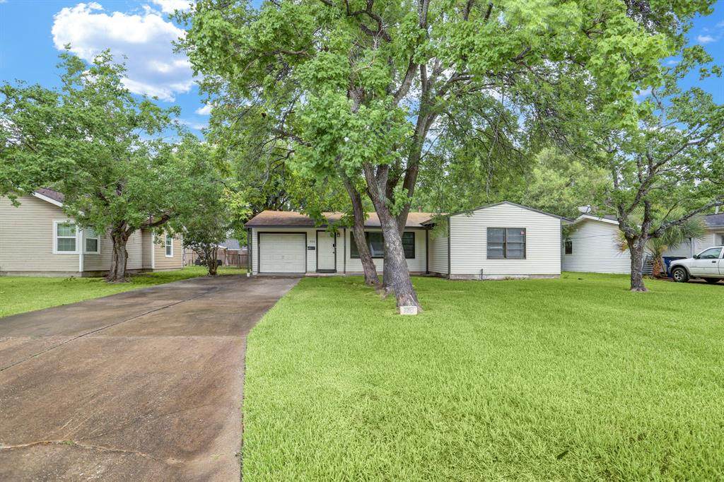 926 19th Avenue - Photo 1