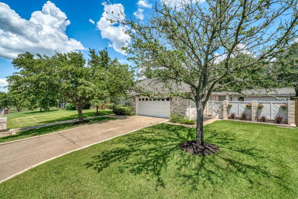 706 Honeysuckle Lane - Photo 1