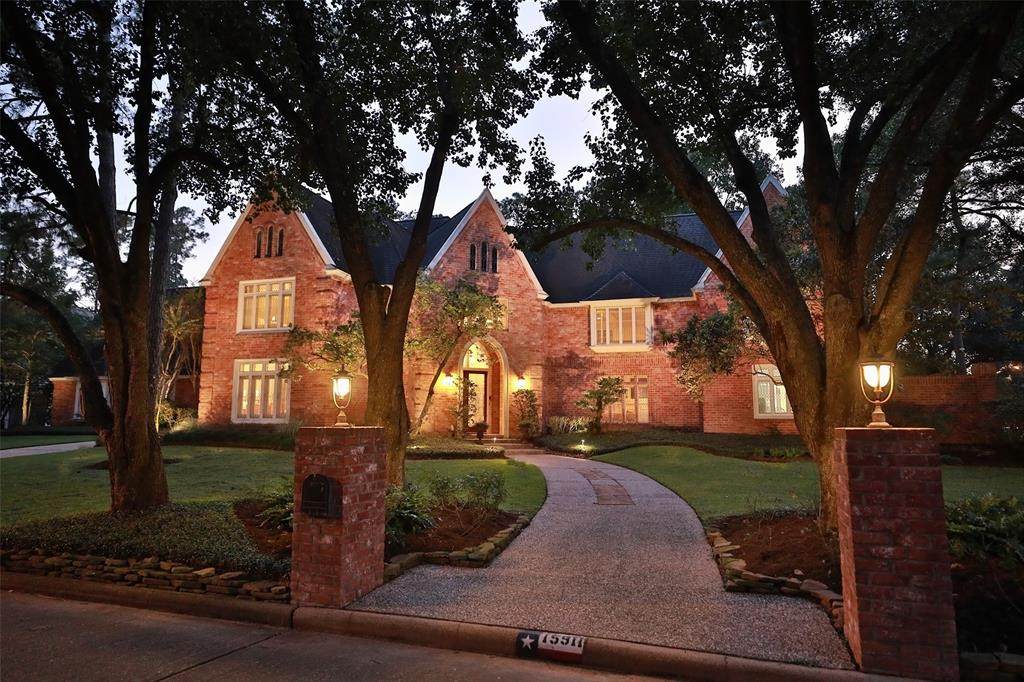15911 Guinstead Drive - Photo 1