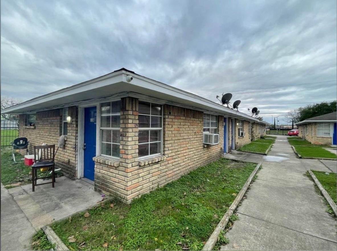 5602 Hirsch Road - Photo 1