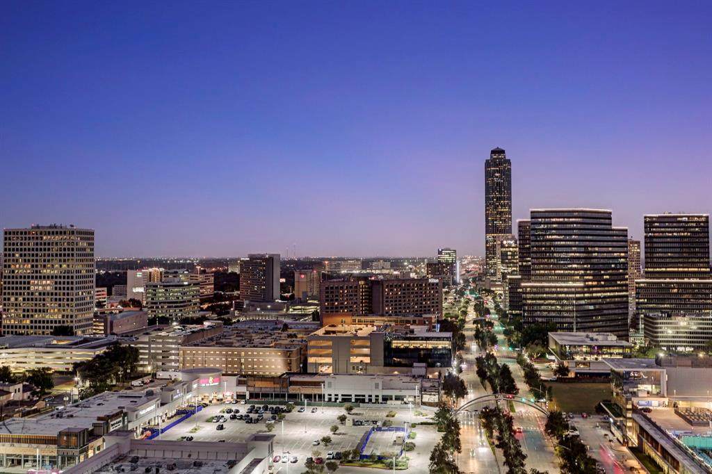 1600 Post Oak Boulevard - Photo 1