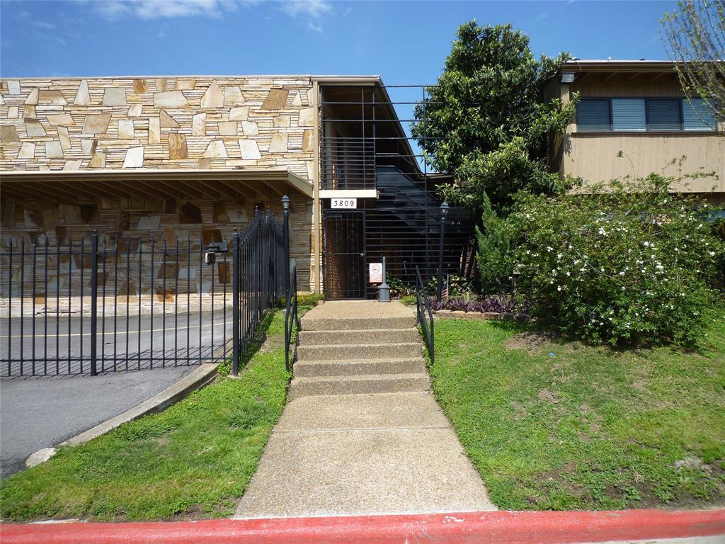 3809 Braeswood Boulevard - Photo 1