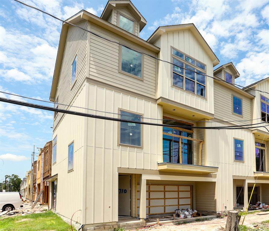 710 Louise Street - Photo 1