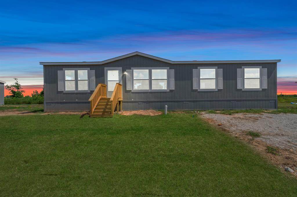 4638 Road 3550 - Photo 1