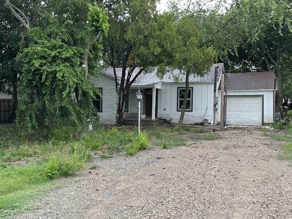 718 Denny Street - Photo 1