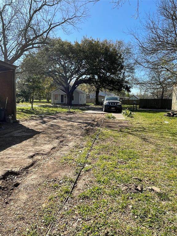502 Travis Street - Photo 1
