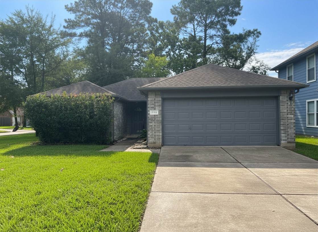 25314 Laurel Green Street - Photo 1