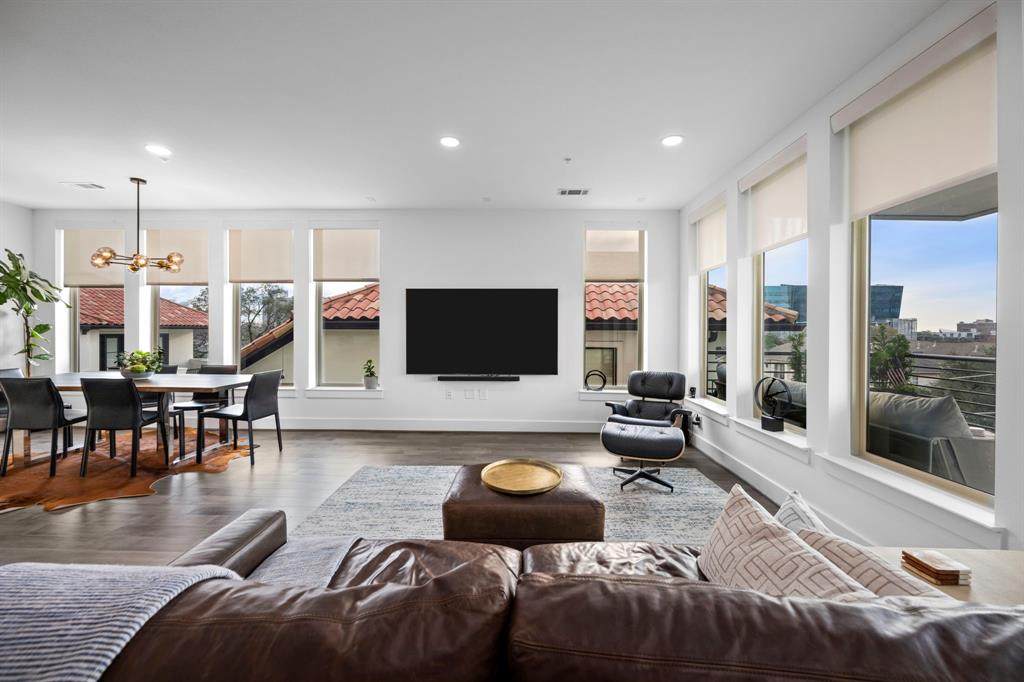4819 Caroline Street - Photo 1