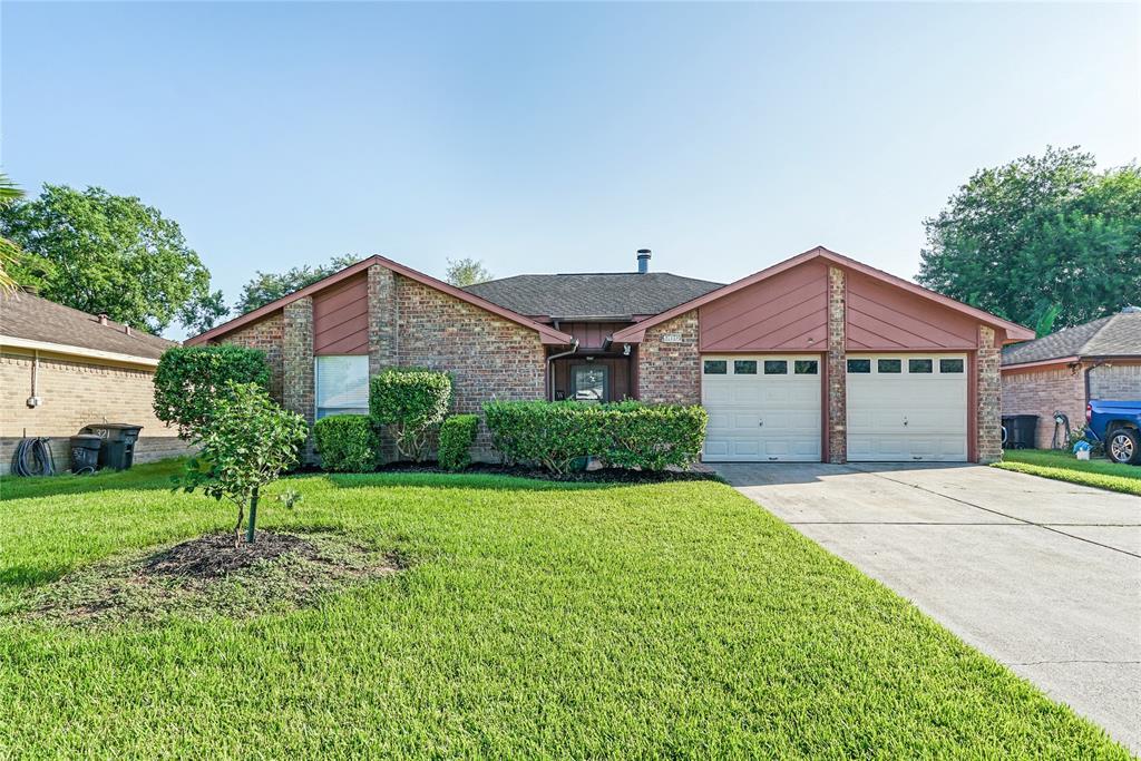 319 Windward Drive - Photo 1