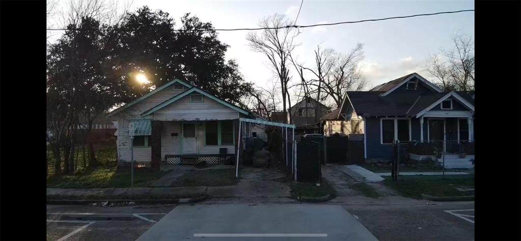 2305 Elysian Street - Photo 1