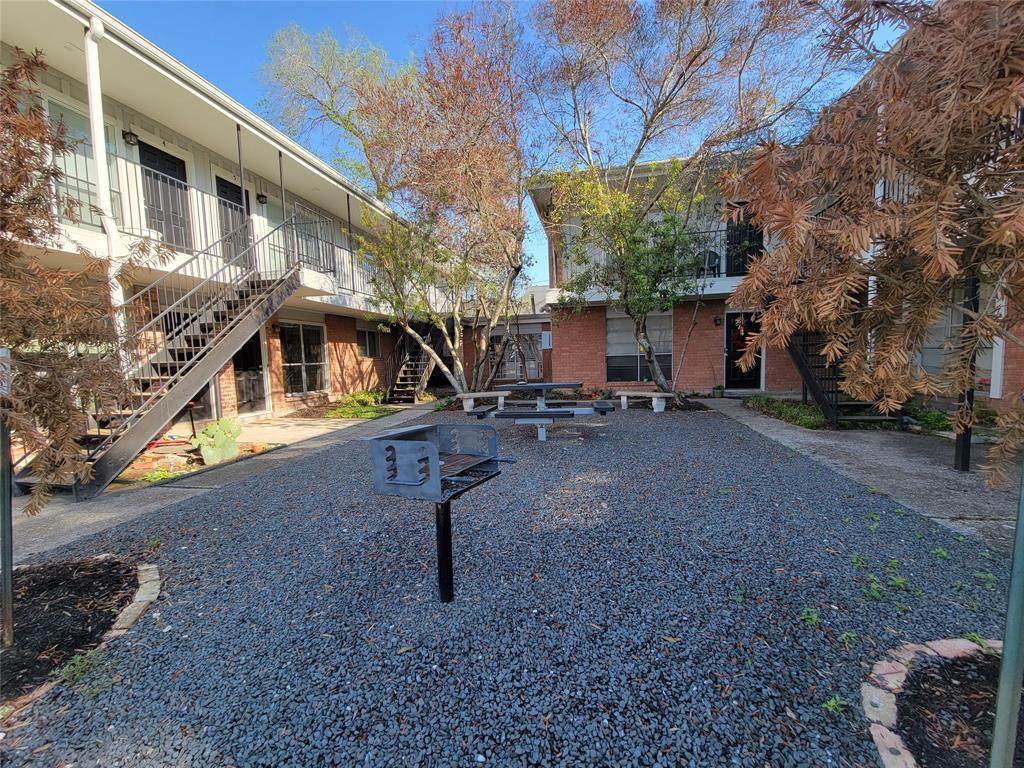 425 9th Street - Photo 1