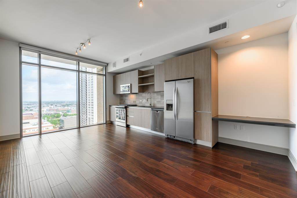 409 Travis Street - Photo 1